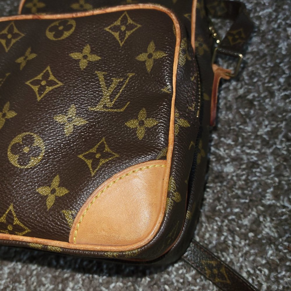 Monogram Amazone - image 3